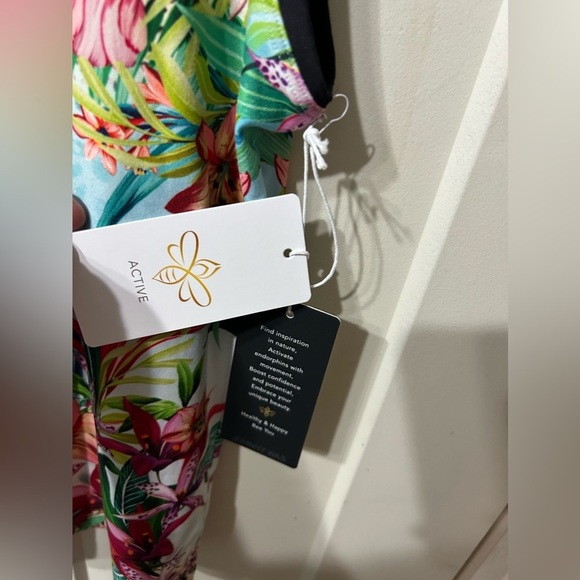 NWT Johnny Was Bee Active Muscle Tank in Miller Tigre Scarf Print - Picture 4 of 5